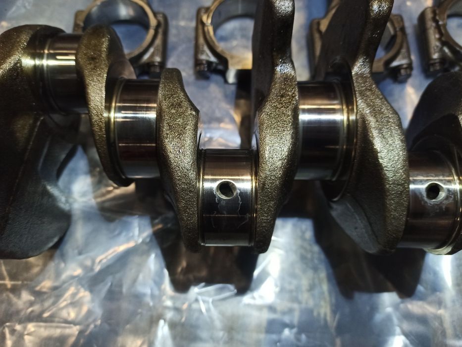 Колінвал шатун поршень піддон VW 1.6 TDI CAY