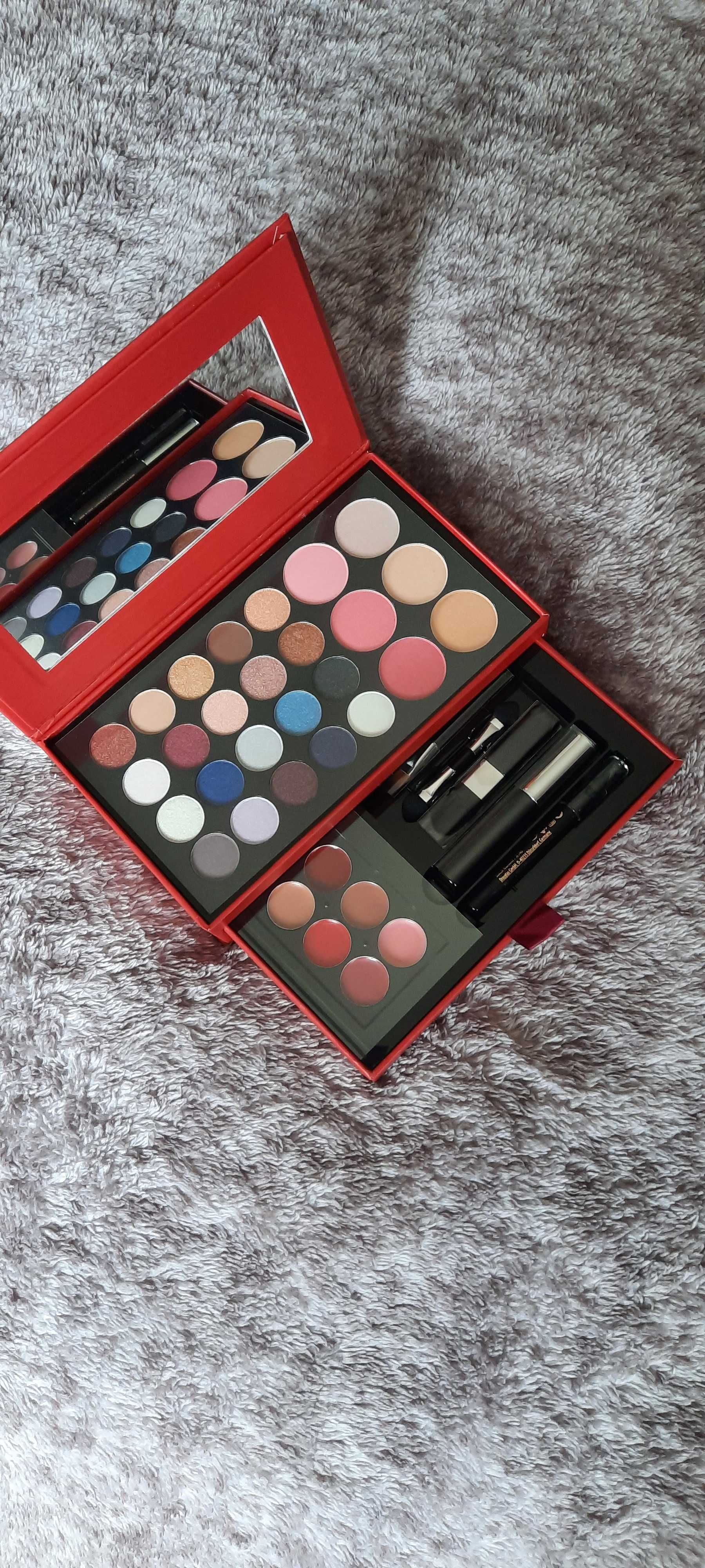 Dougles Mini Palette