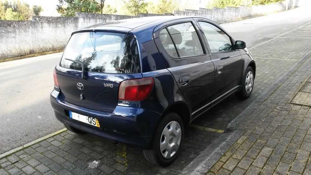 Toyota Yaris Terra 1.0cc Ano 2000/Dez