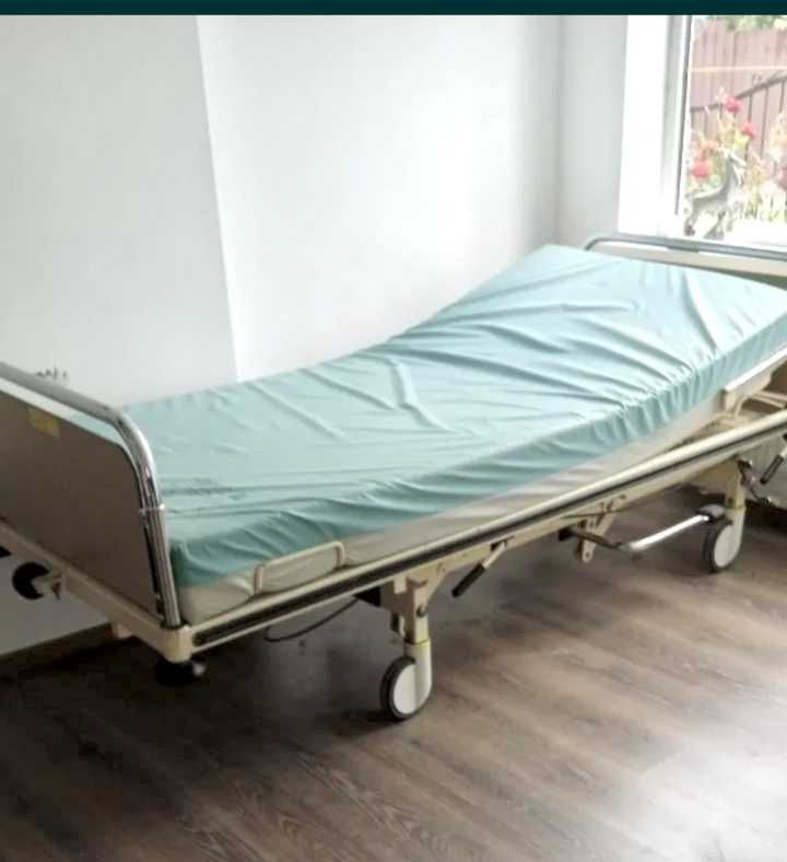 Ліжко лікарняне для лежачих хворих