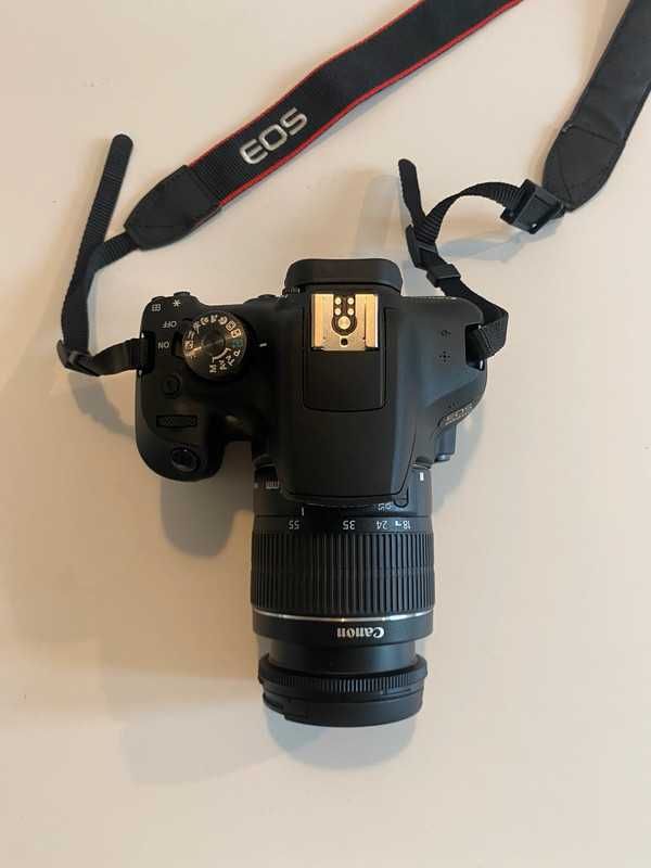 Canons EOS 2000D for sale