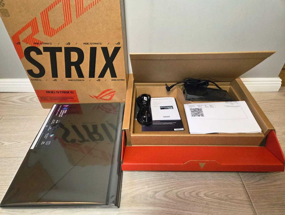 Laptop Asus ROG Strix G18 (G814PP) AMD Ryzen 9 8940HX G18 RTX5070
