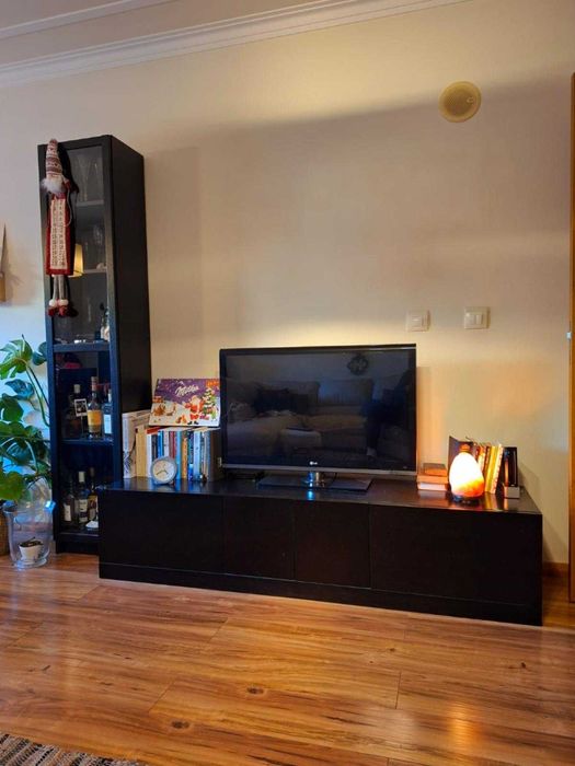Móvel de TV moderno – preto | Excelente estado