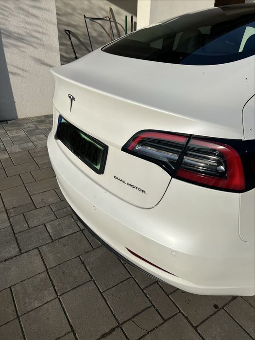 Odstąpię leasing na Tesla Model 3 Long Range