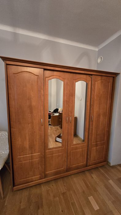 Szafa 4 drzwiowa suwana brązowa na ubrania