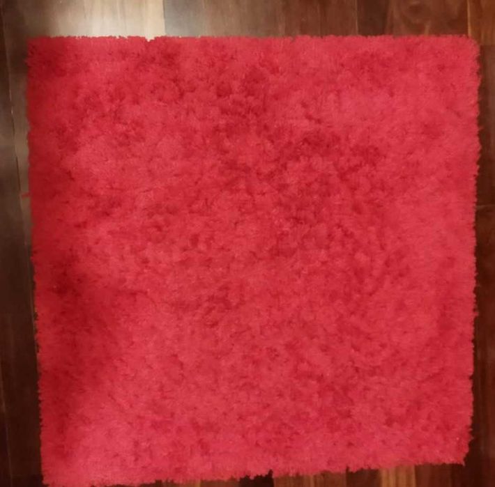 Tapetes Usados de Pelo Curto em Cinzento & Vermelho