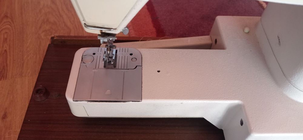 Łucznik 884 Maszyna walizkowa do szycia