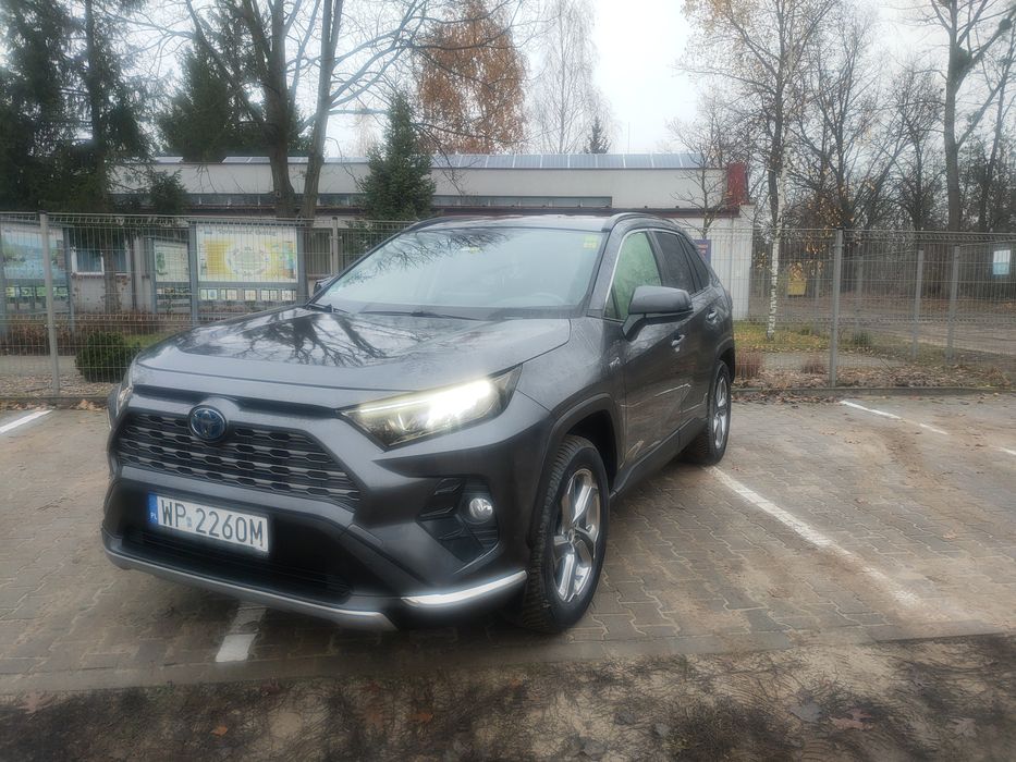 Toyota RAV4 comfort z hakiem