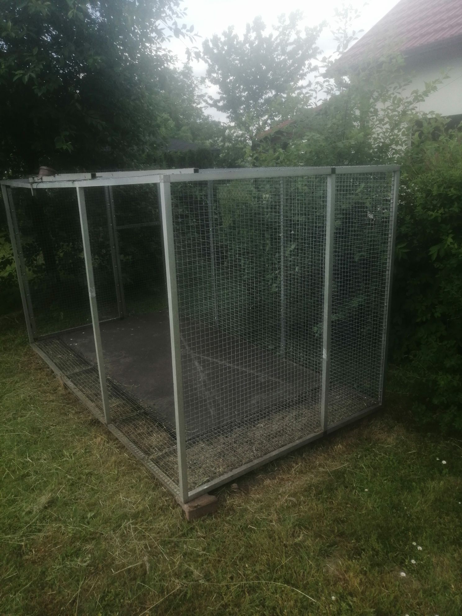 Woliera,  klatka, wylot dla papug, gołębi, kotów z profila 30x30x2 sia
