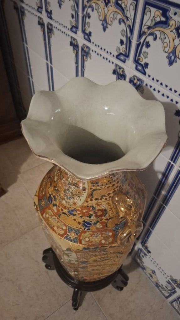 Jarrão com suporte