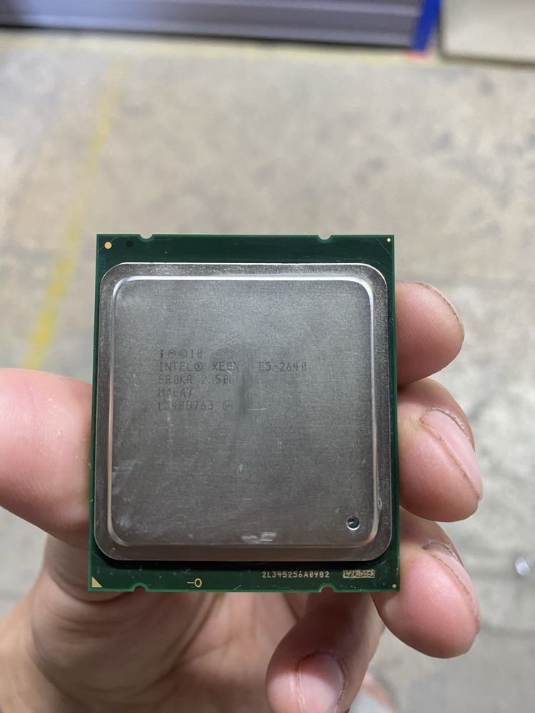 Процессор Intel Xeon E5-2650 V2 8 ядер 16 потоков 2,60-3,40ghz