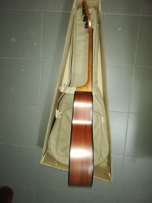 Guitarra Western  (TRAVEL GUITAR)