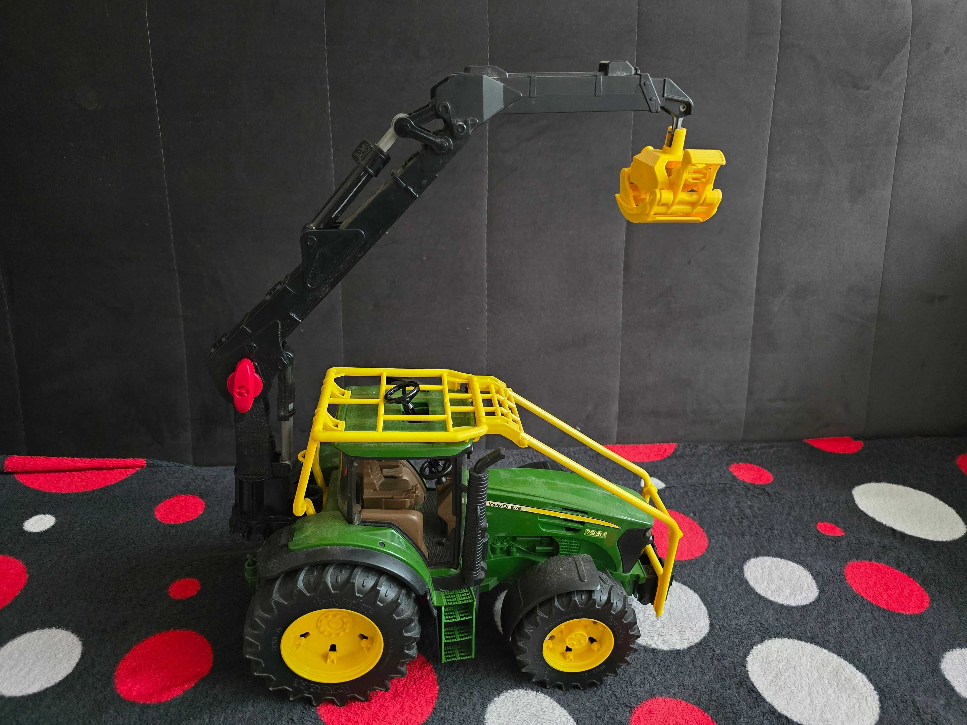 BRUDER 03053 traktor John Deere leśny