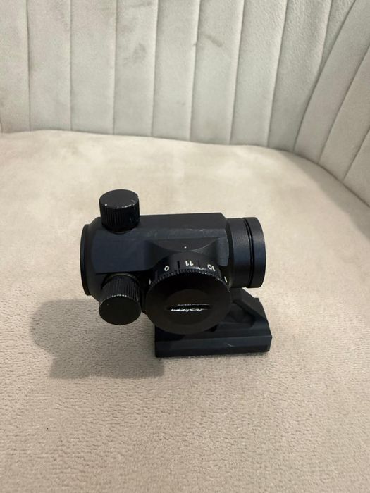 Vendo red dot + mount