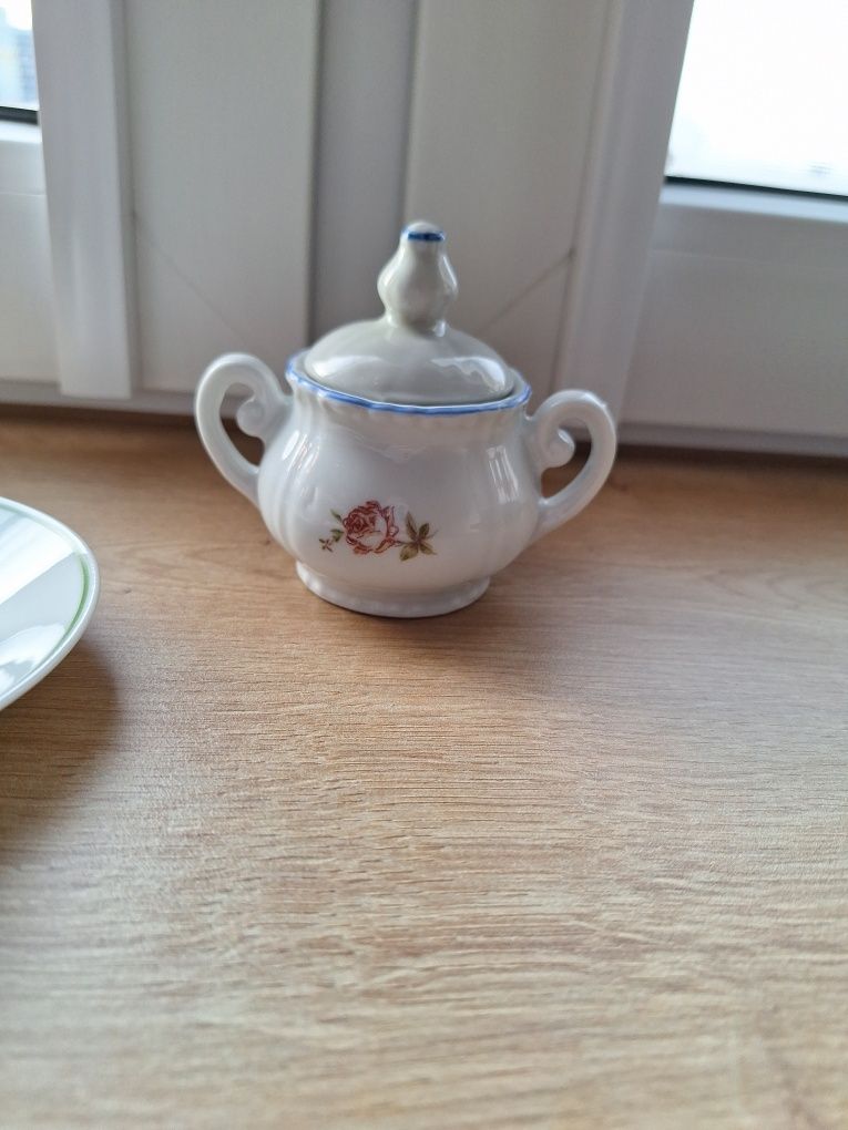 Filizanka i cukiernica zestaw dziecięcy porcelana