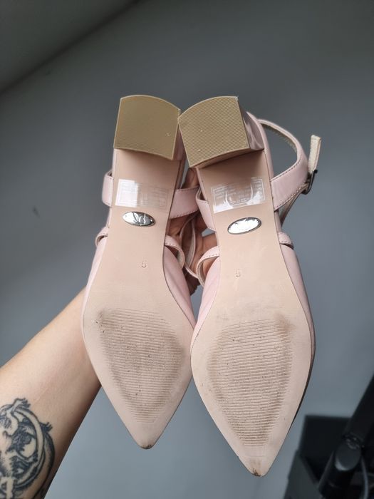 Caprice kitten heels obcasy czółenka sandałki czubek szpic