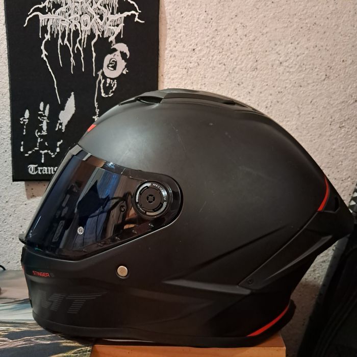 Мотошолом MT STINGER 2 A1 Solid Matt Black L