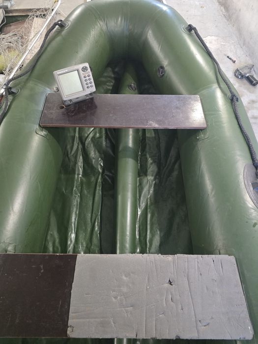 ПВХ ЧОВЕН 290 кильовий під мотор вантаж 380 кг.