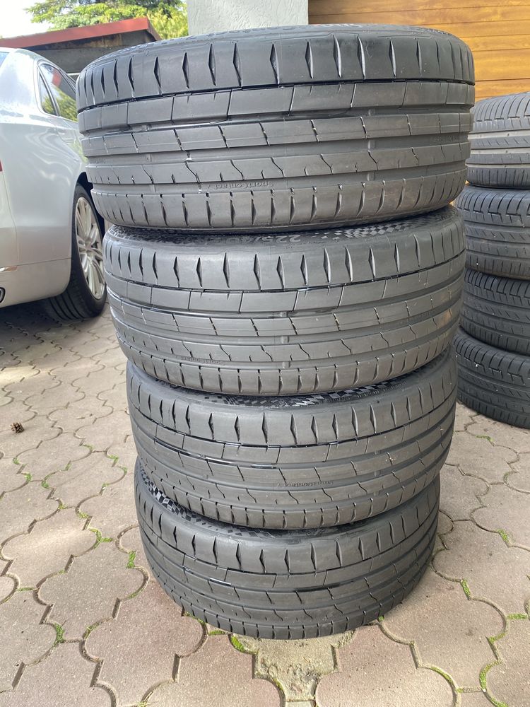 Cztery  Nowe Demo Continentale 225/40/19