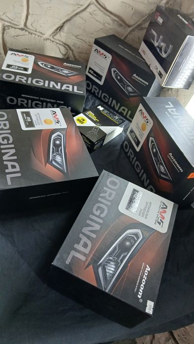 Лінзи в фари на авто. Світлодіодні линзи  BI-LED модулі