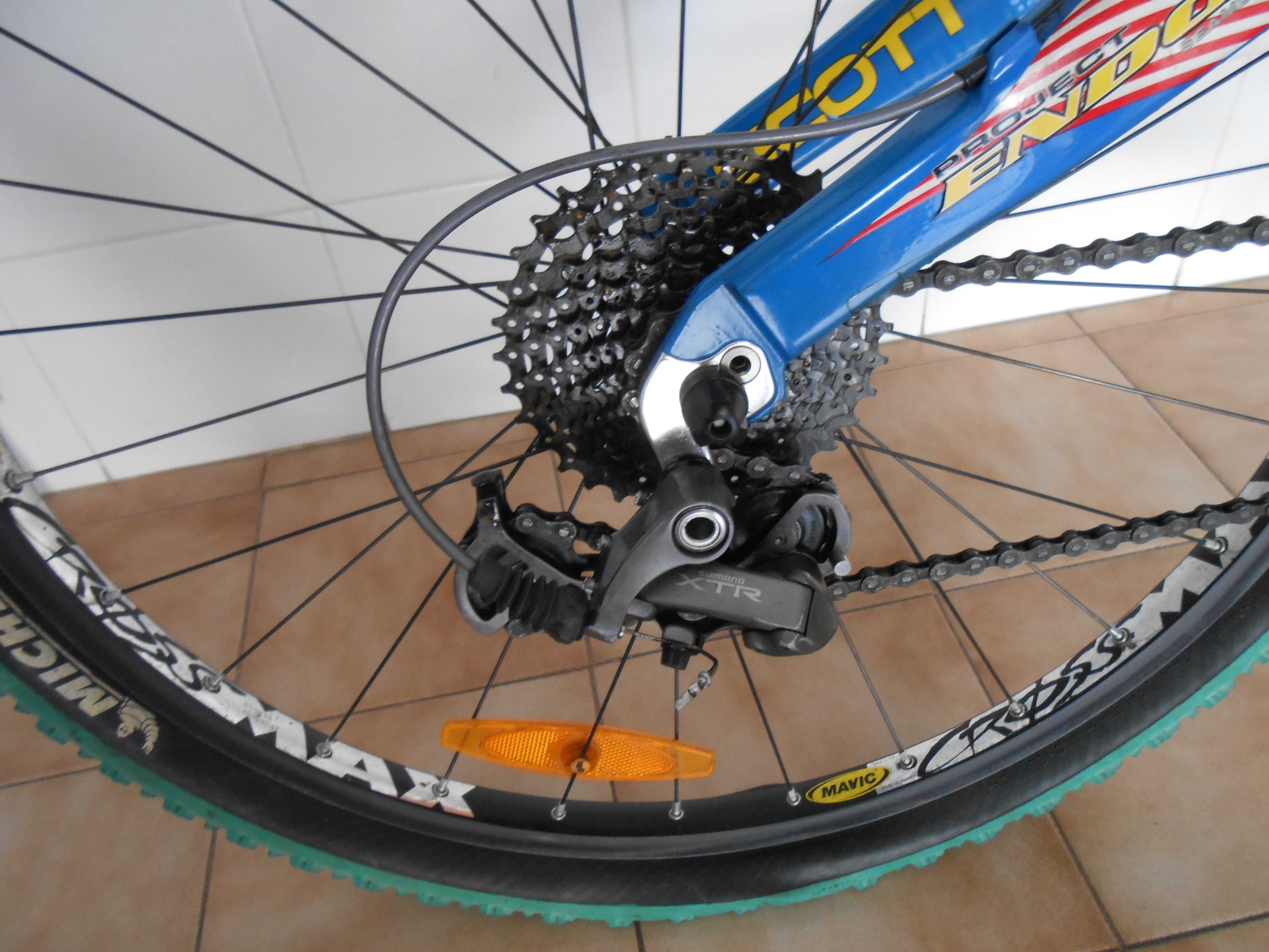 Bicicleta Scott Pro Racing World Cup, com acessórios