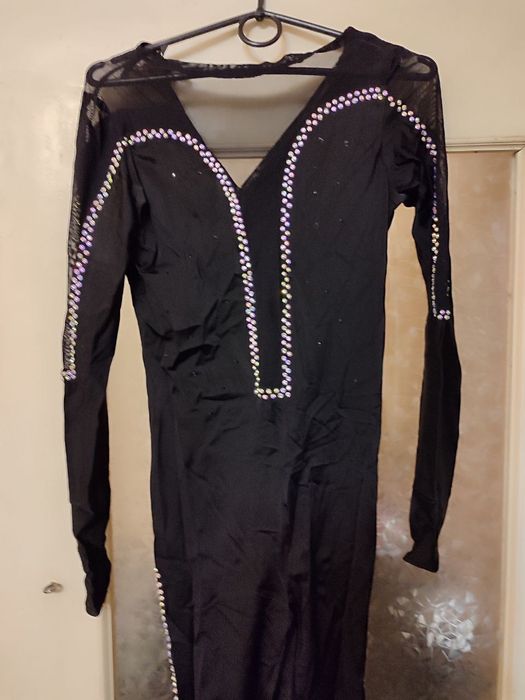 Костюм з камінцями