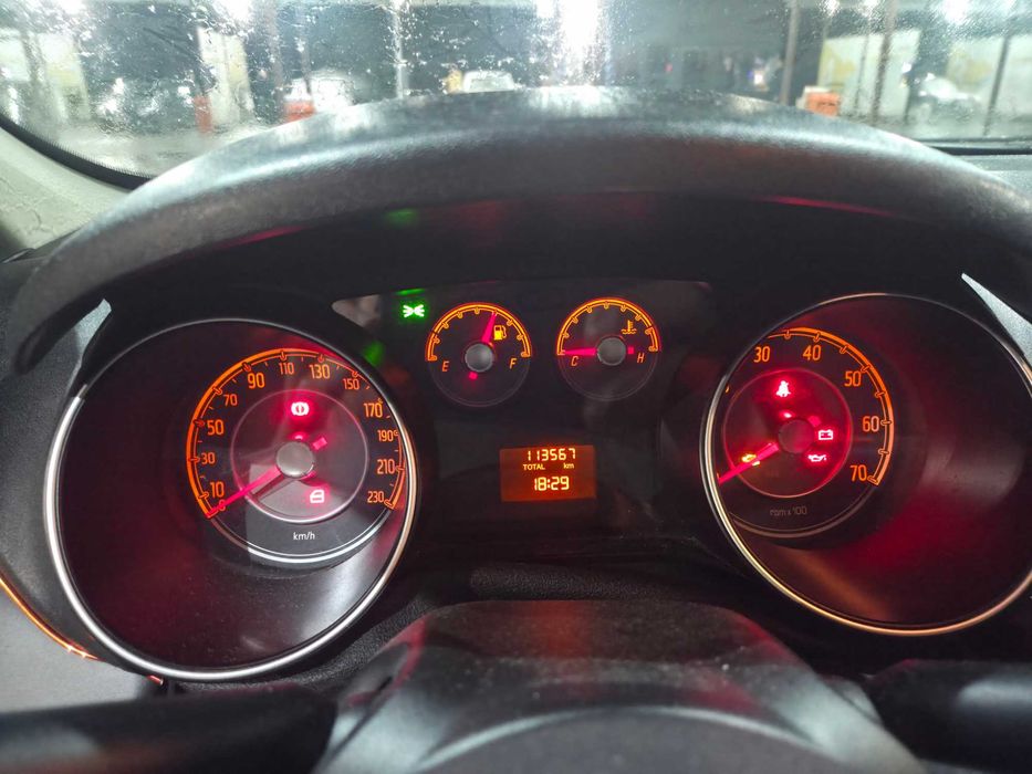 Fiat Linea 2013 рестайлінг (1.4 77 к.с.) Газ/Бензин - Ідеальний стан