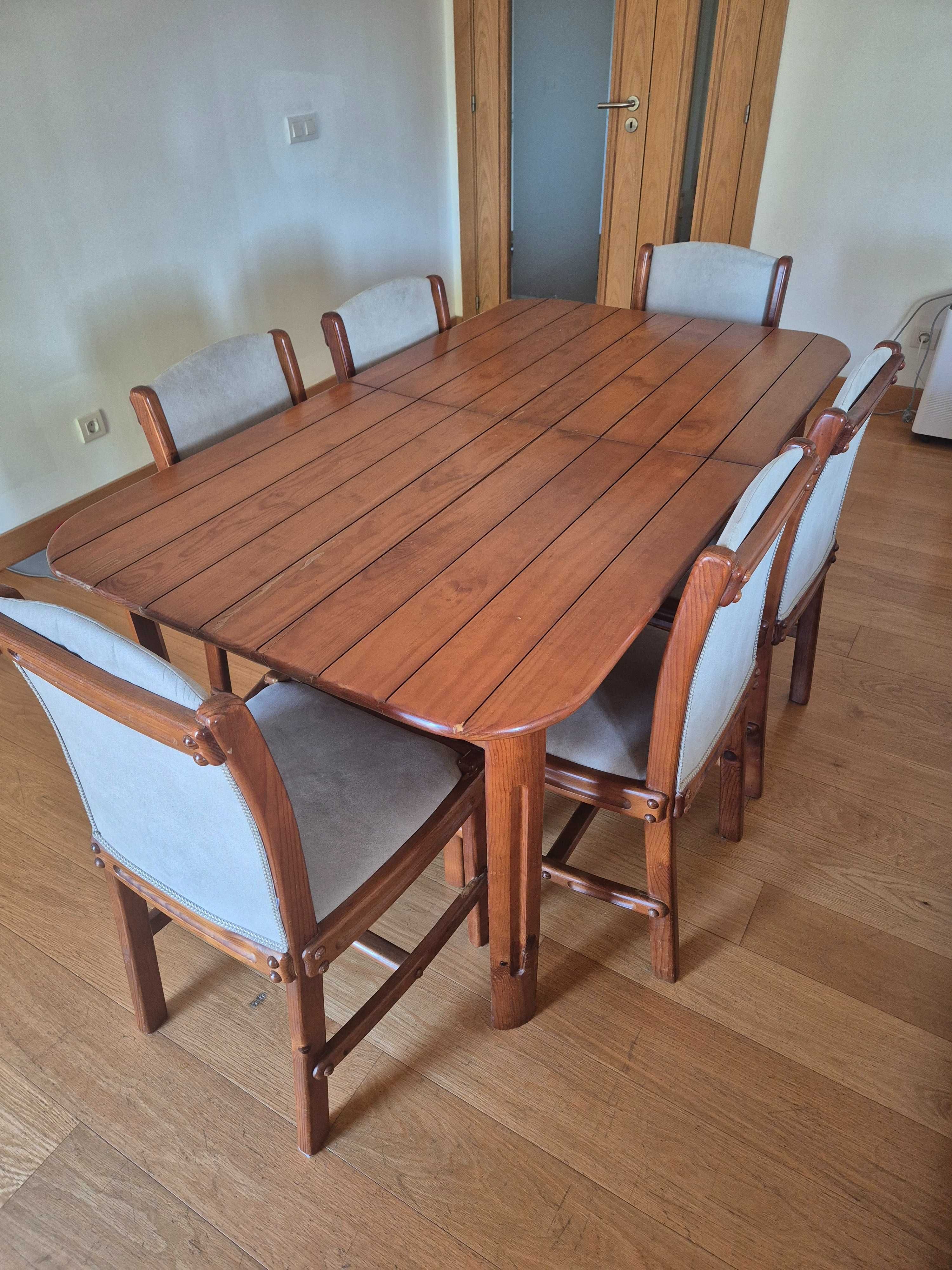 Mesa de Jantar em Madeira Maciça com 6 Cadeiras