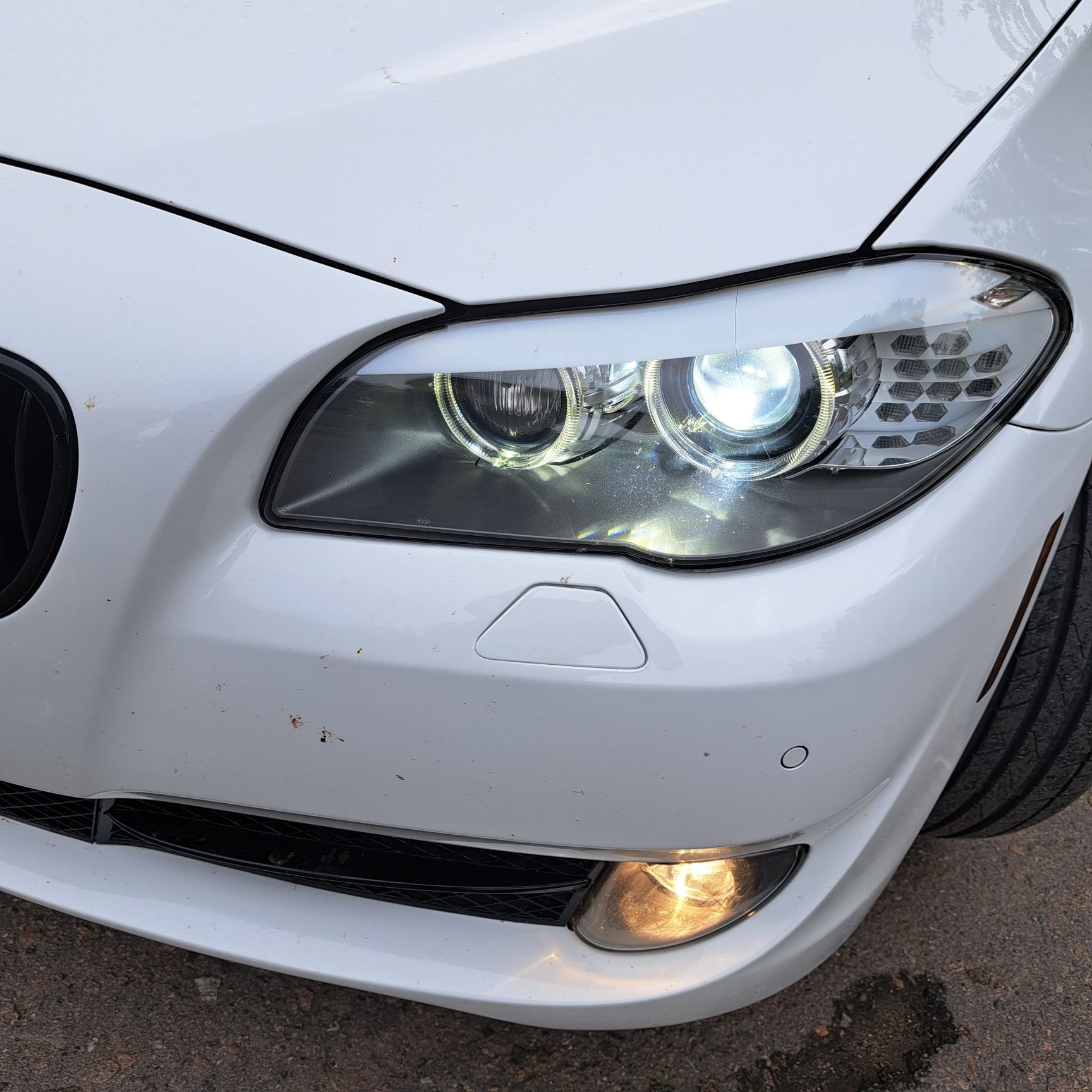 Автомобіль BMW 528