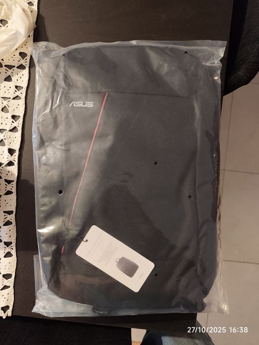 Várias mochilas ler descrição