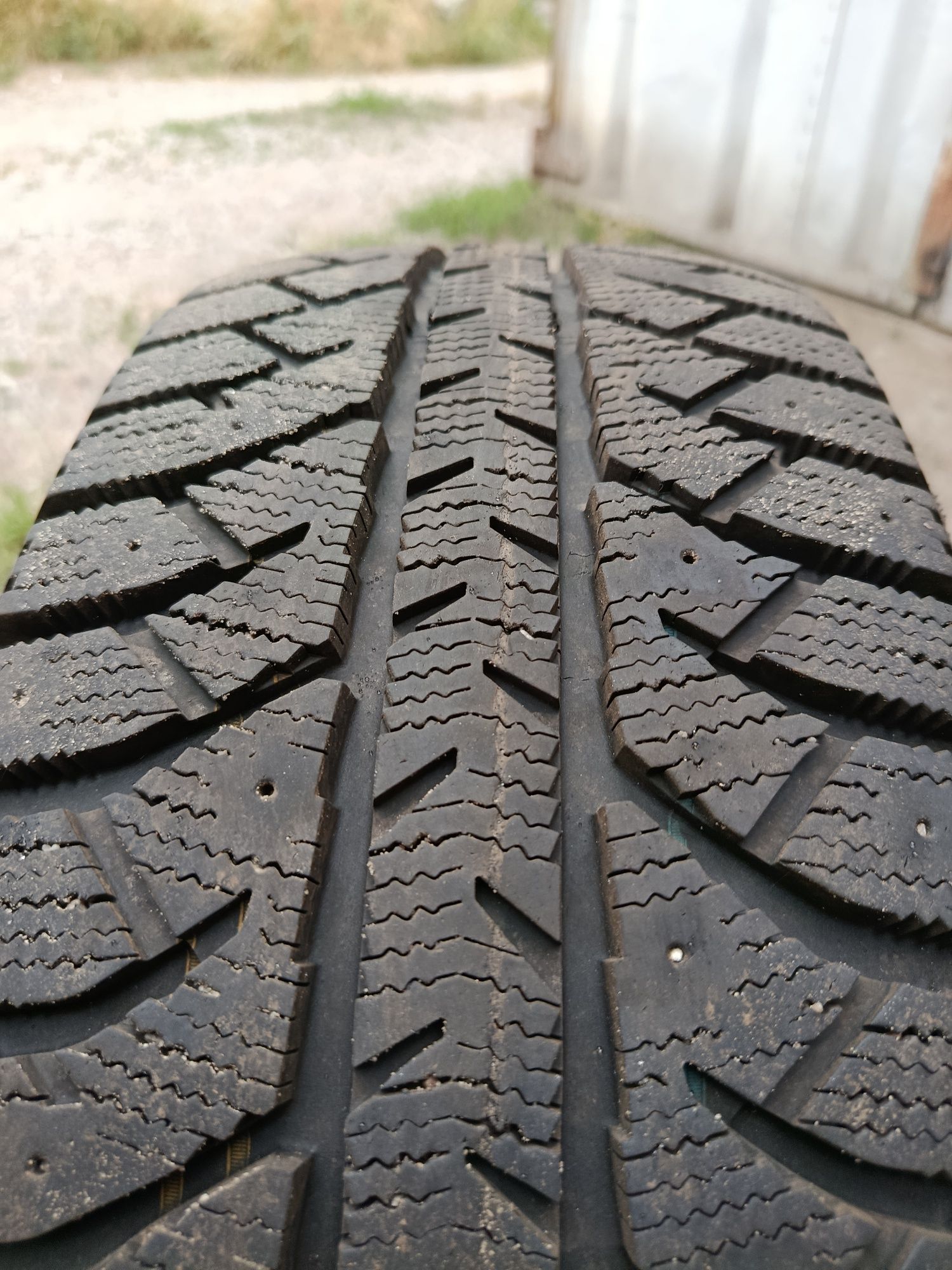 Автошини 215/60/r16