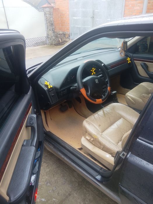 Продам автомобіль Пежо 605