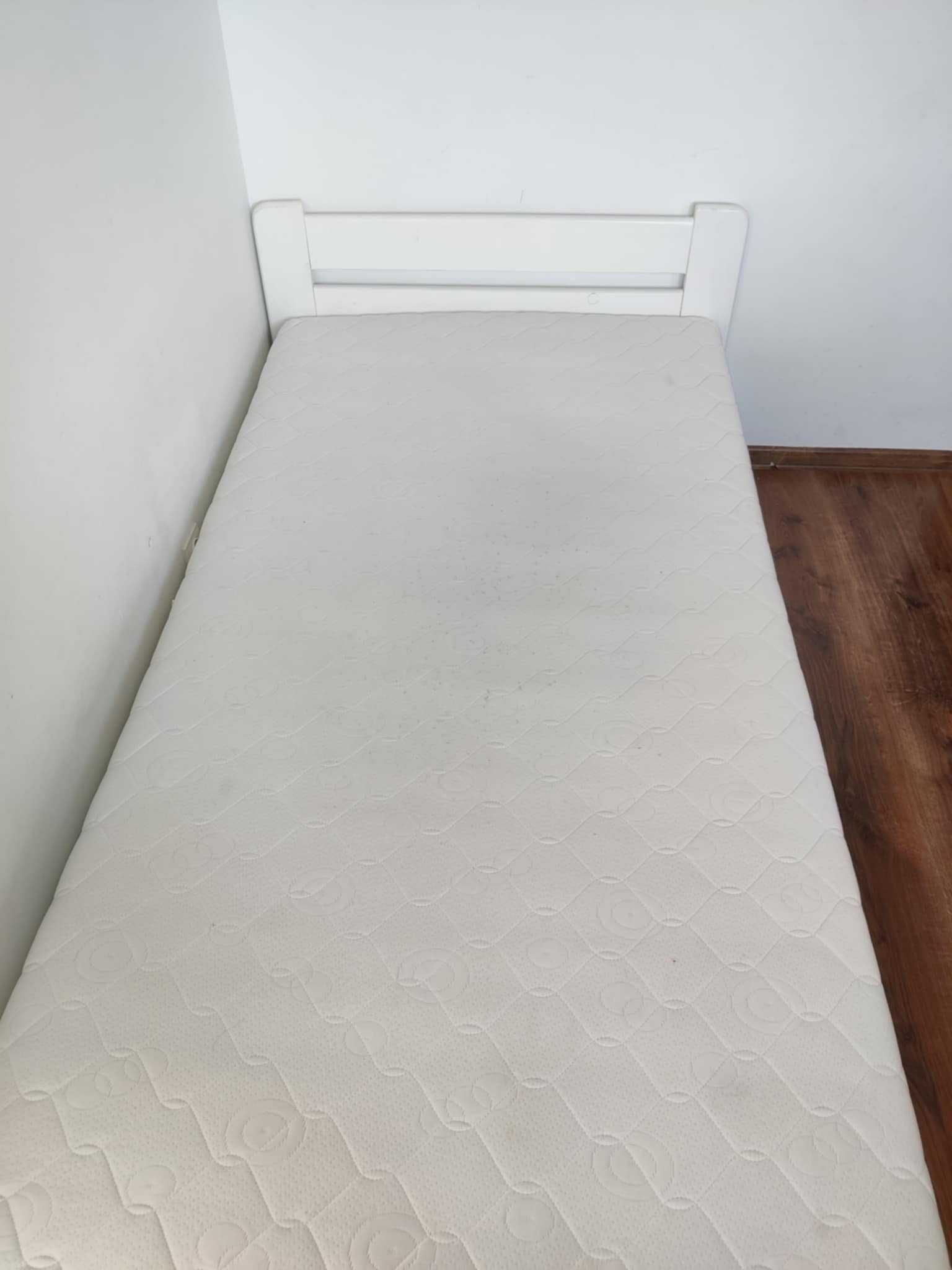 Łóżko sosnowe malowane na biało 110x205
