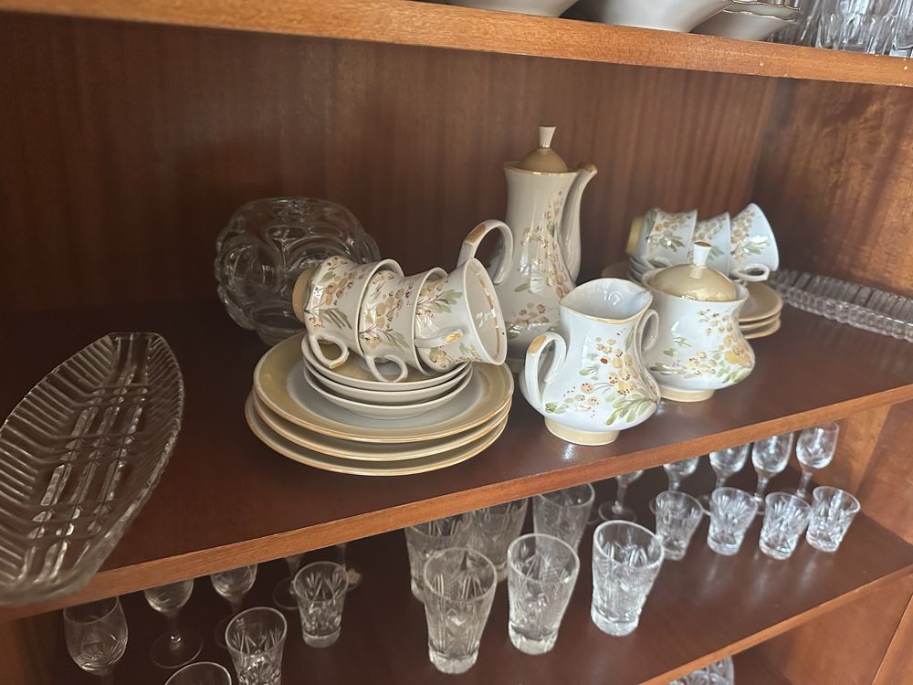 Хрусталь, вази, чашки, рюмки