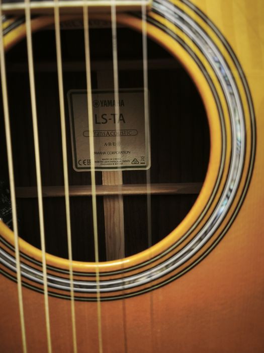 Guitarra Yamaha LS-TA