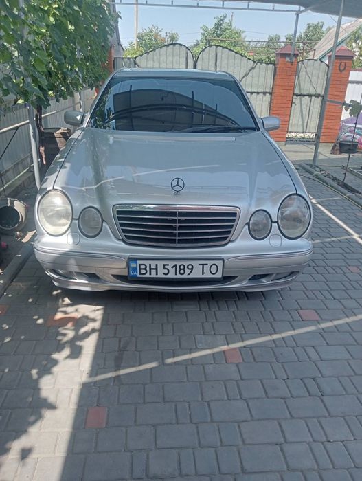 Мерседес 210 рестайл.