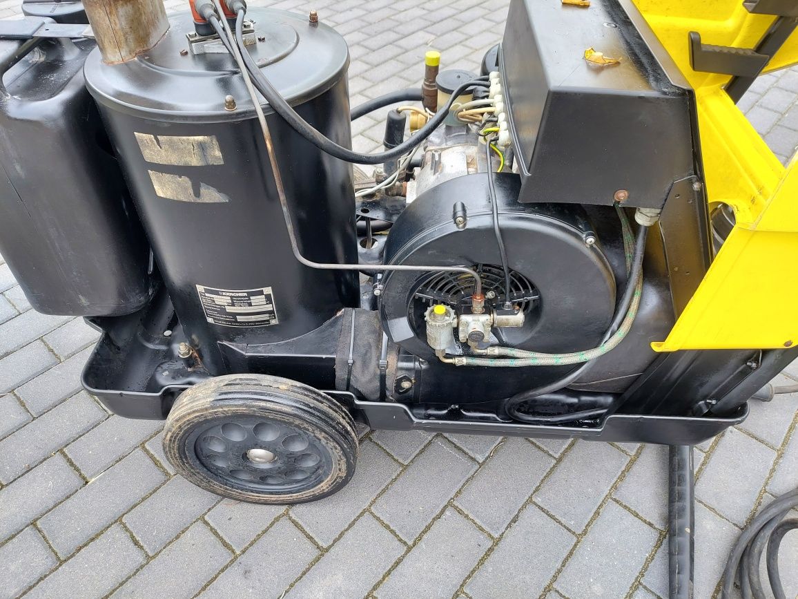 Myjka ciepłowodna Karcher HDS 890 ( 760 . 895 . 990 790