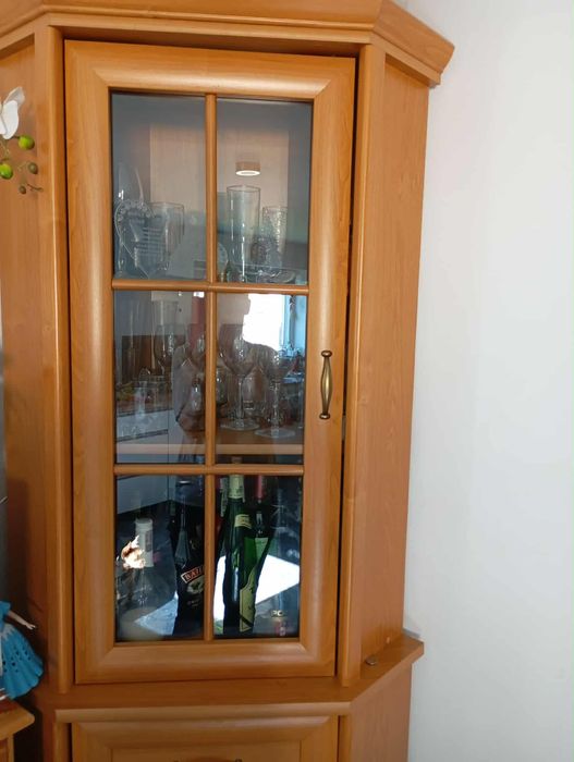 Witryna narożna dwu cześćowa