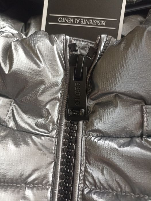 Куртка guess чоловіча розмір М