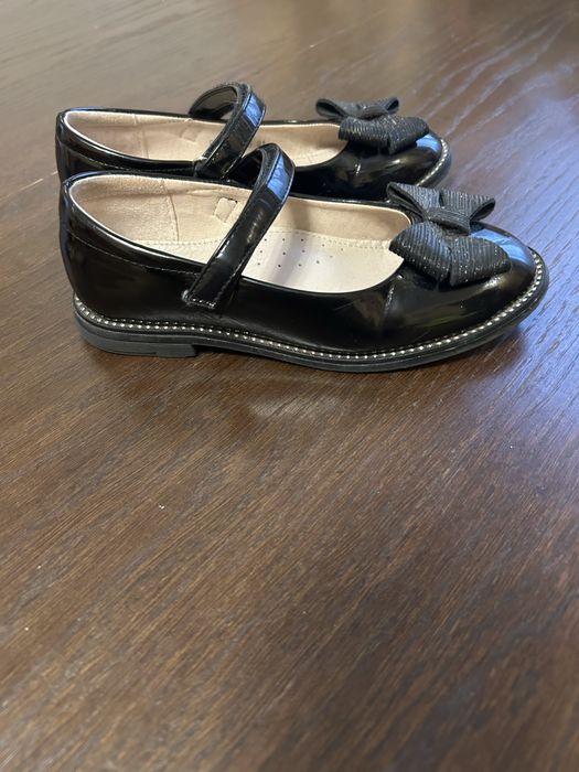 Туфельки для дівчинки