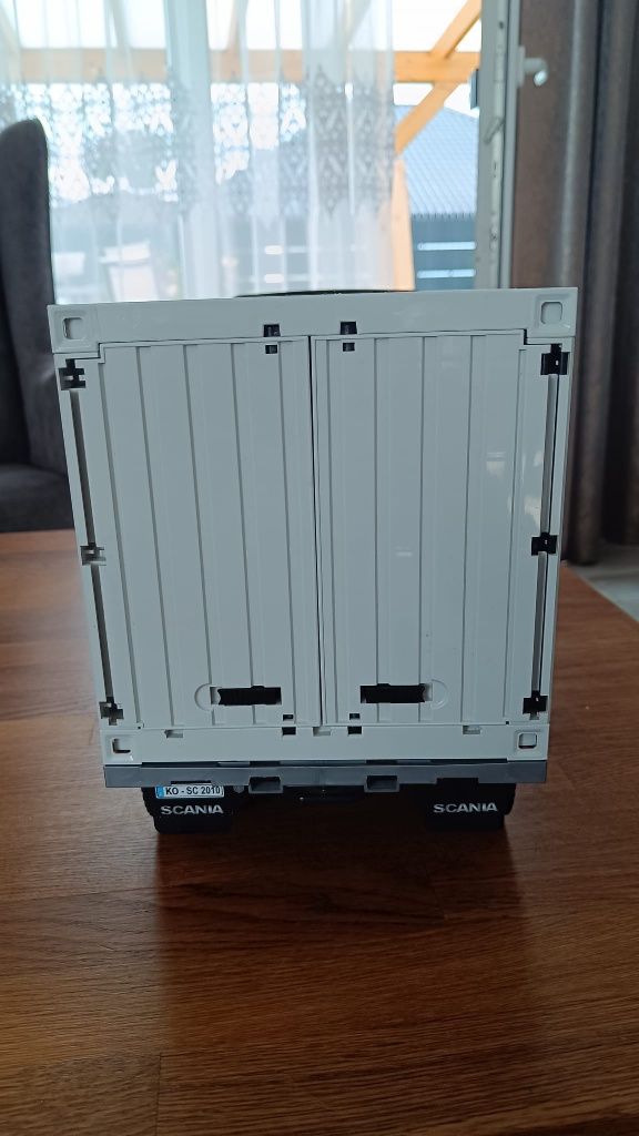 Bruder 3582 Logistic Scania UPS z wózkiem widłowym