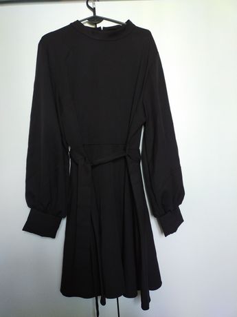 Czarna sukienka boohoo rozmiar 50