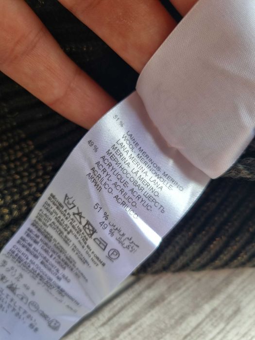 Абсолютно новый вязаный свитер из мериносовой шерсти с напылением