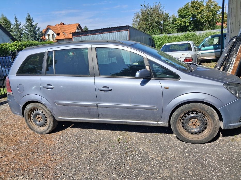 Opel Zafira 2005 rok 2.2 benzyna