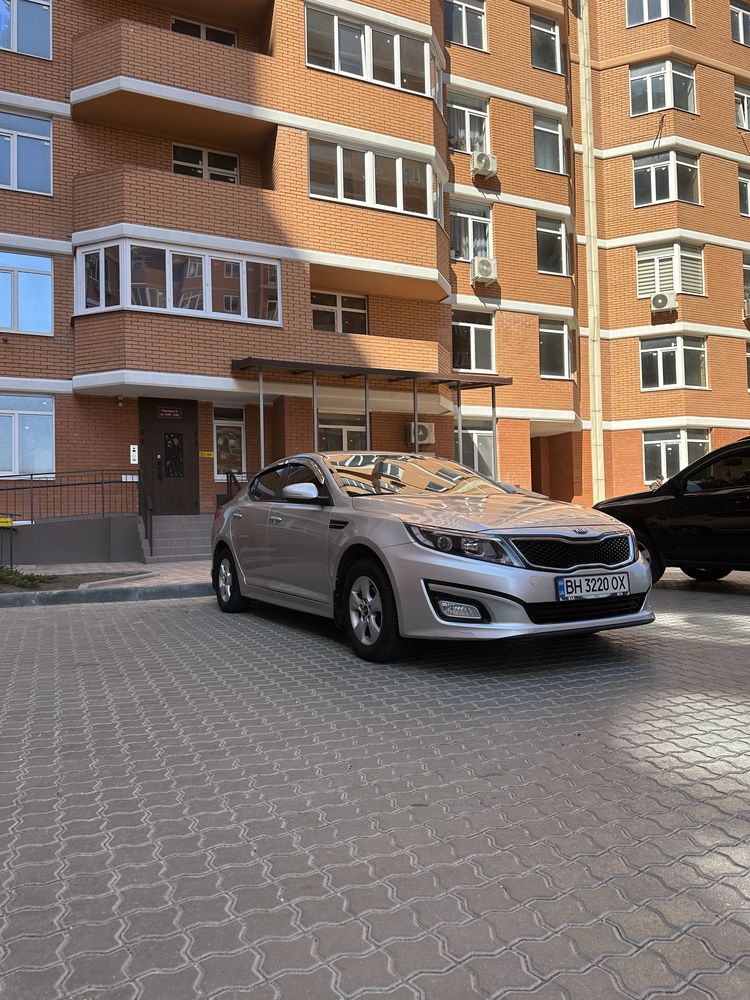 Продам киа к5  2013 год