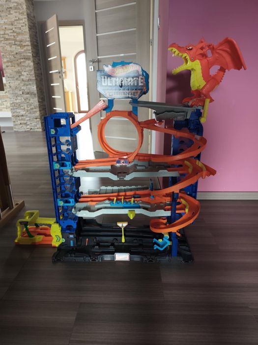 Tor Hot Wheels Mega Garaż Atak smoka HKX48