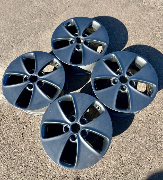 Диски легкосплавні 5x114.3 r16 et47 Megane Scenic Trafic Duster Nissan