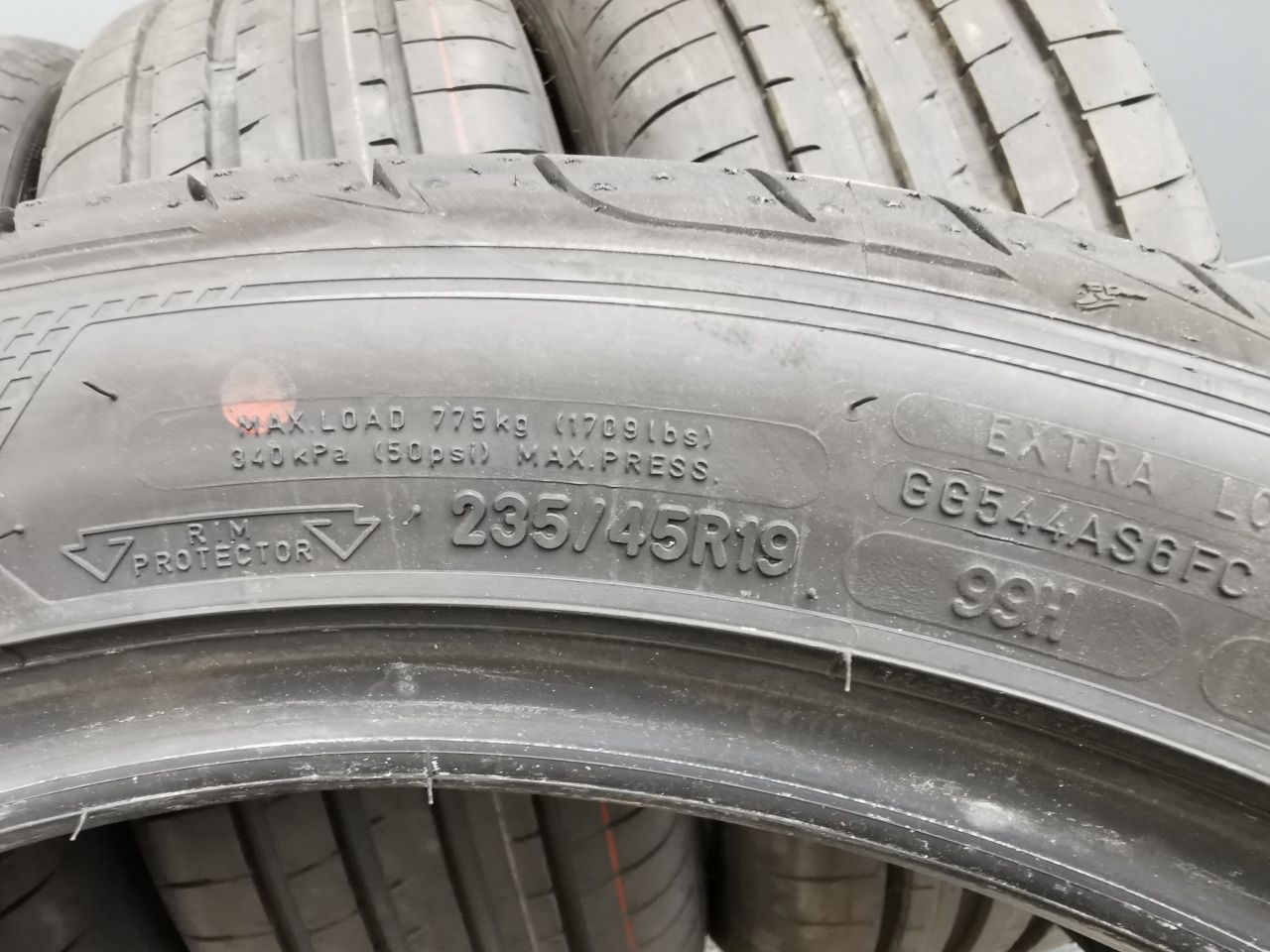 Opony Goodyear 235/45/19. 2022  NOWE