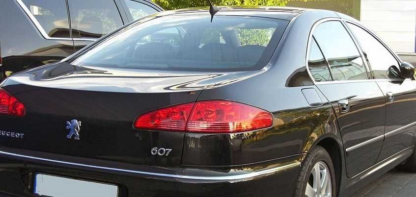 Peugeot 607 tylna szyba karoseryjna