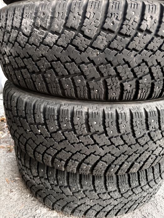 Пара! Зимней резины Nokian nordman SUV 225/65 r17